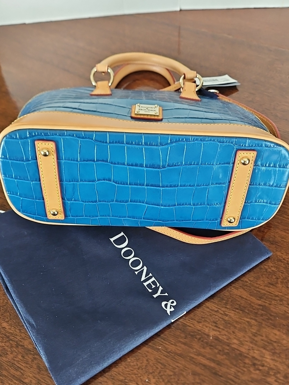 NWT Dooney & Bourke Marine Croc-Embossed Zip Zip Satchel with Matching Pouch - Picture 13 of 16